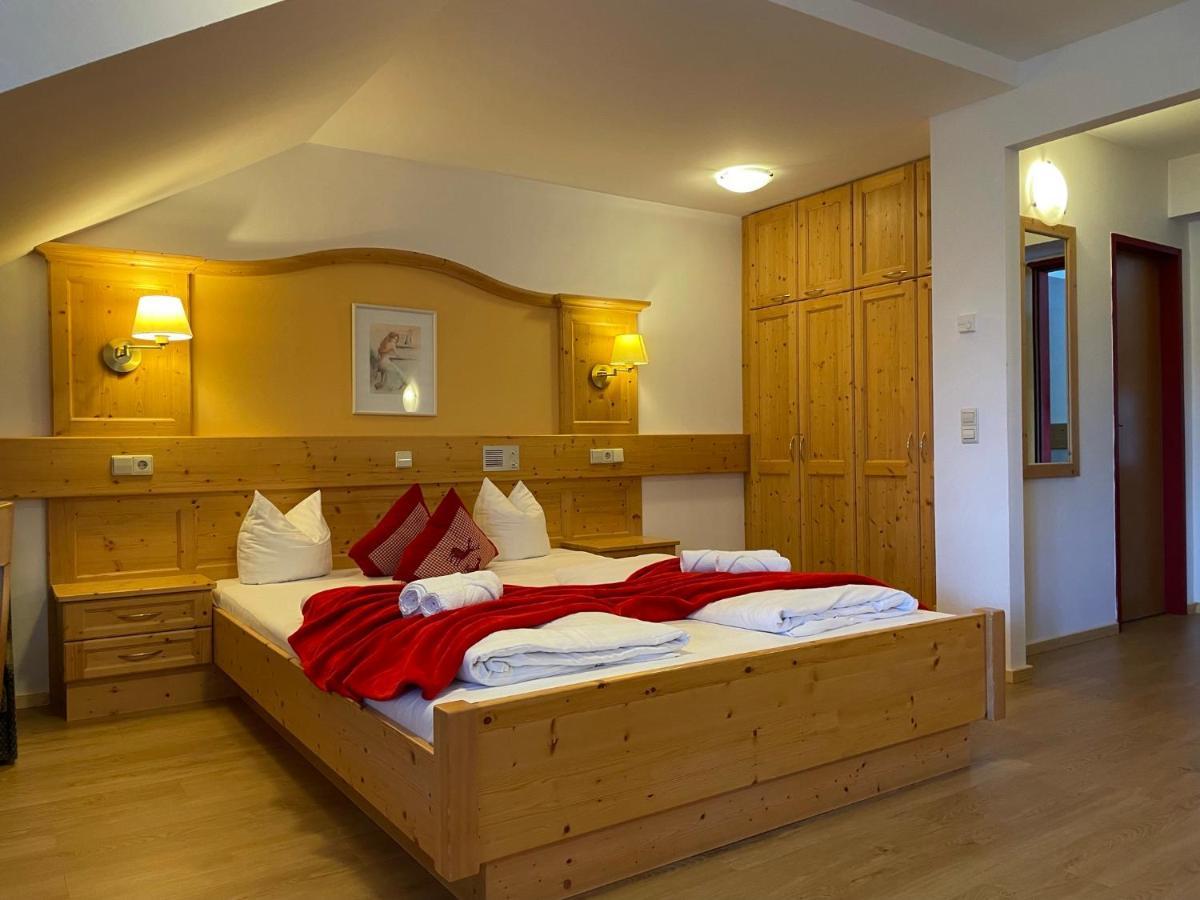 Hotel Berghof Sonnenalpe Nassfeld Exterior photo