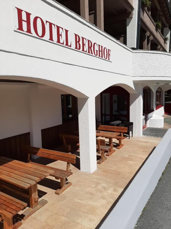 Hotel Berghof Sonnenalpe Nassfeld Exterior photo
