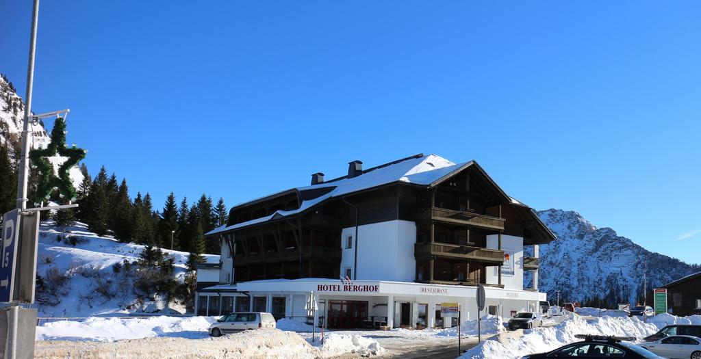 Hotel Berghof Sonnenalpe Nassfeld Exterior photo