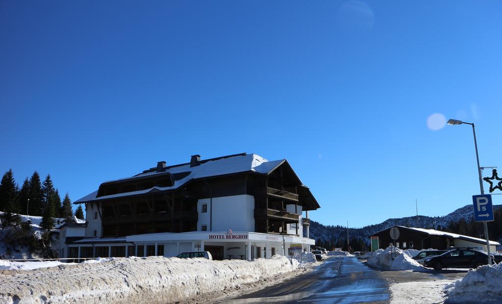 Hotel Berghof Sonnenalpe Nassfeld Exterior photo