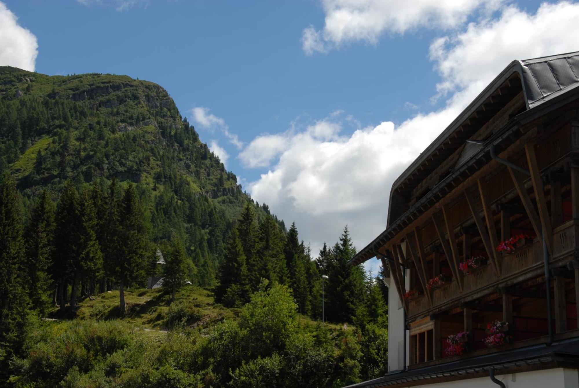 Hotel Berghof Sonnenalpe Nassfeld Exterior photo